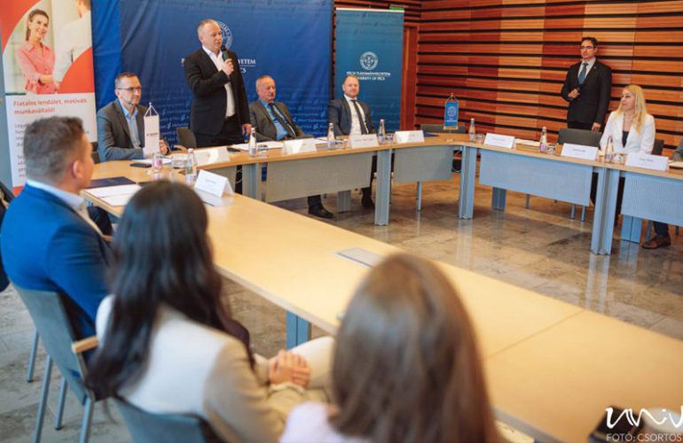 Kooperation-mit-der-Universitat-Pecs