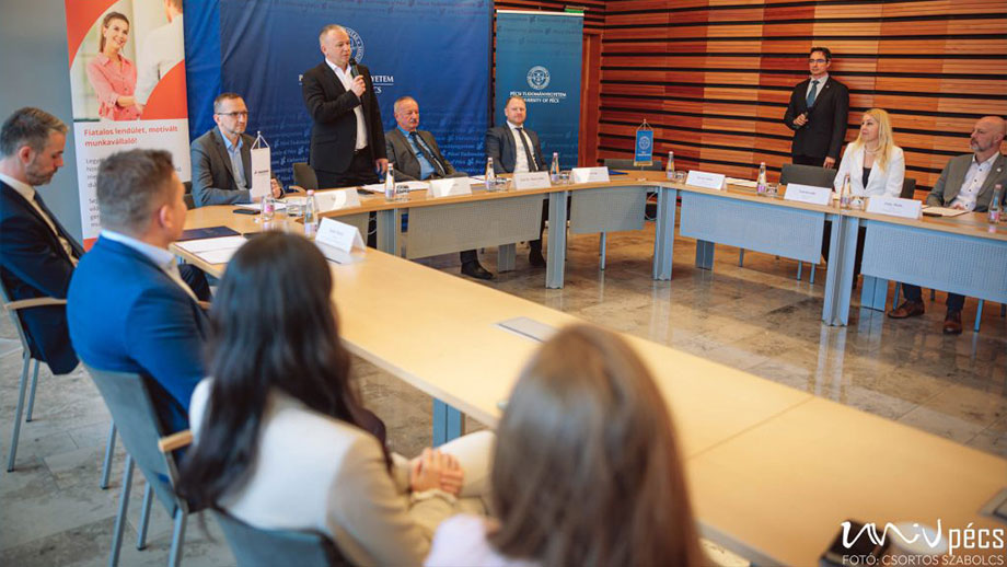 Kooperation-mit-der-Universitat-Pecs