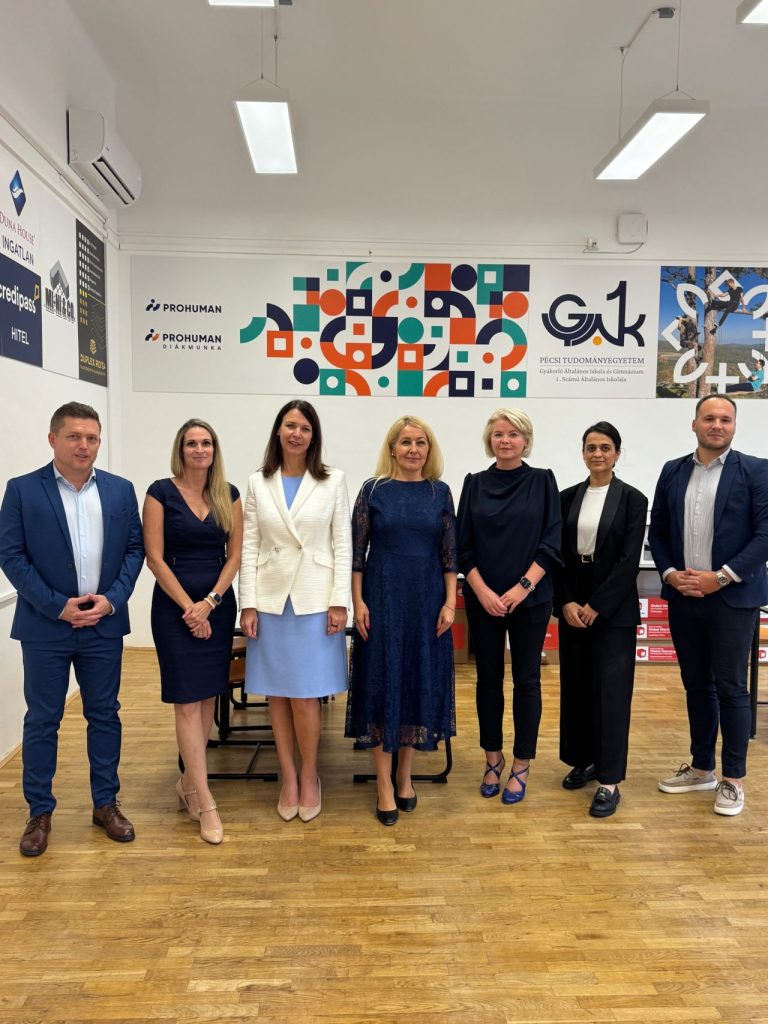 1758988925480-768x1024 1758988925480-768x1024