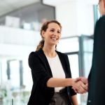 Ein gepflegter Mitarbeiter hinterlässt bereits am ersten Arbeitstag einen positiven Eindruck